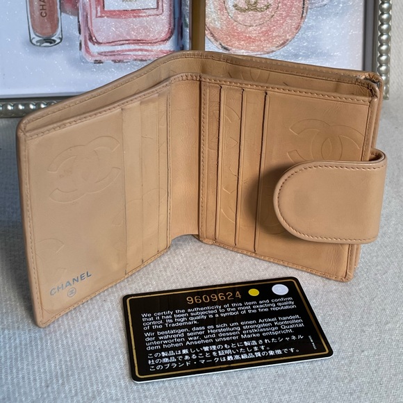 *SOLD* CHANEL CAMBON KISSLOCK WALLET WITH COA - Picture 4 of 13